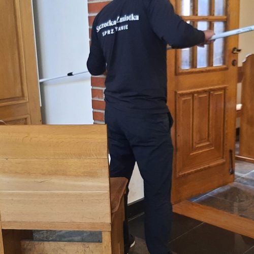 Szczotka Zmiotka Sprzątanie Osiedli Budynków Biur Odśnieżanie